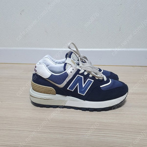 뉴발란스 574 레거시 운동화 사이즈 225 판매해요