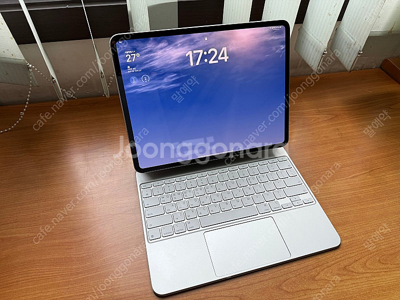 아이패드 프로 m4 13인치 셀룰러+매직키보드--0