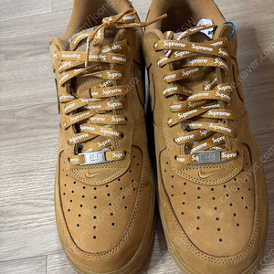 나이키x슈프림 된장포스 275사이즈