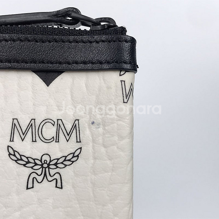 MCM 엠씨엠x보그 입술 클러치백 여성 가방--7