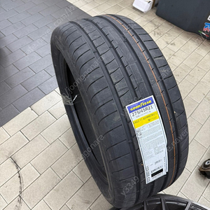 GOODYEAR EAGLE F1 ASYMMETRIC 5 275/45/21 신품급 타이어 1개 판매 합니다.