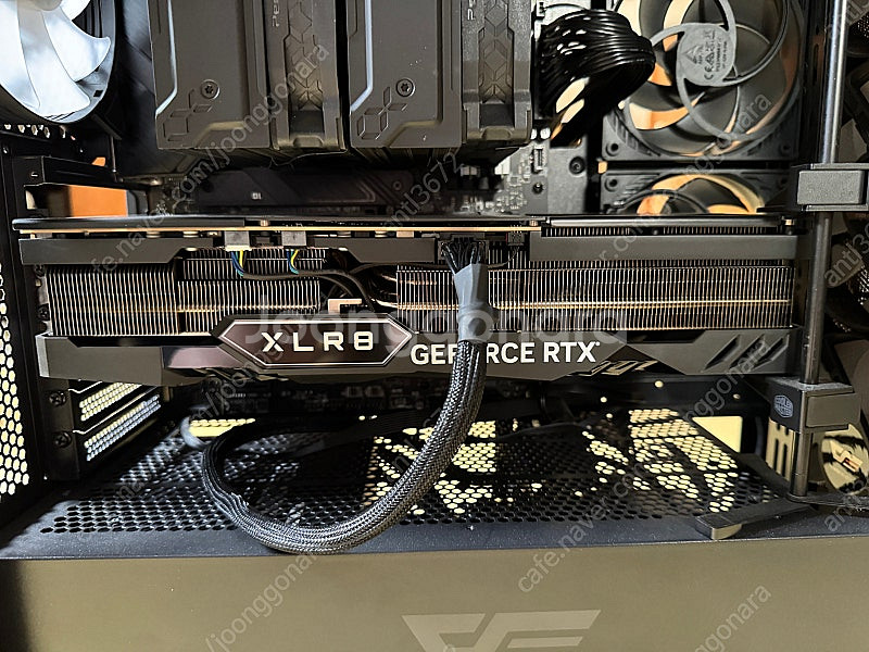 PNY XLR8 지포스 RTX 4090 VERTO--1