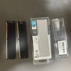 에센코어 클레브 ddr4 16x2gb 흑금치 팝니다