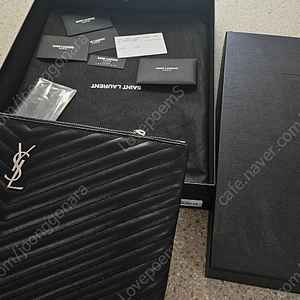 생로랑 YSL 파우치 모노 은장 마틀라세 모노그램 다큐먼트 클러치 440222 입생로랑