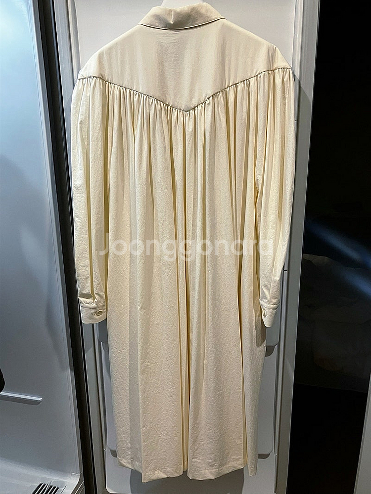 AMOMENTO 아모멘토 yoke shirring dr...--5