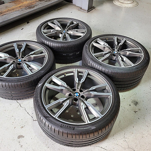 <판매> BMW X6M 747M스포츠 22인치 순정품휠타이어 한대분