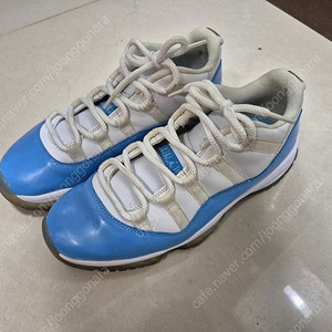 나이키 조던 11 unc 블루 260 사이즈
