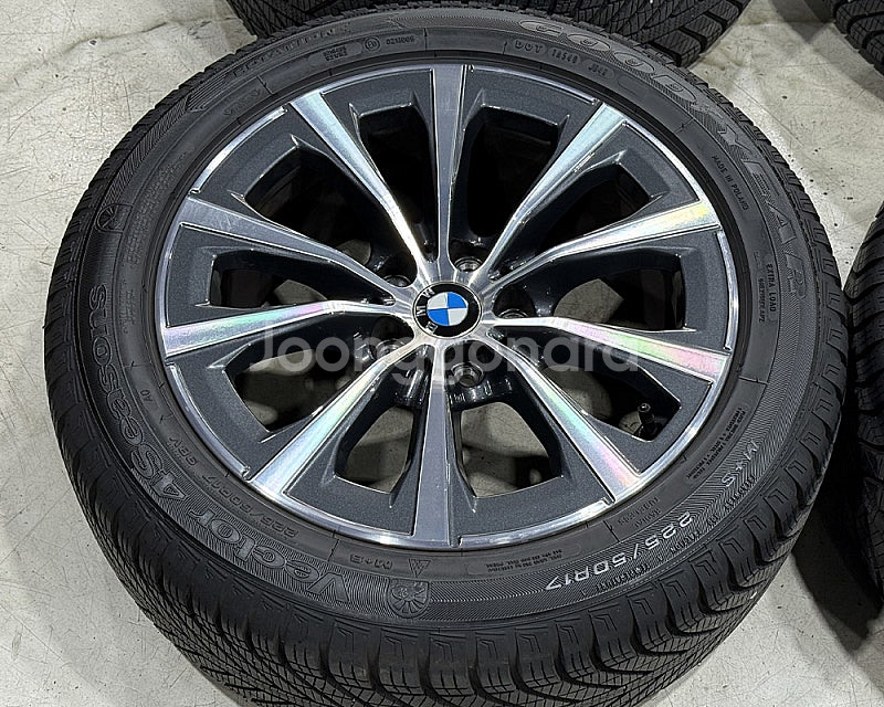 [판매] BMW 3시리즈 G20 17인치휠타이어 굿이어...--0