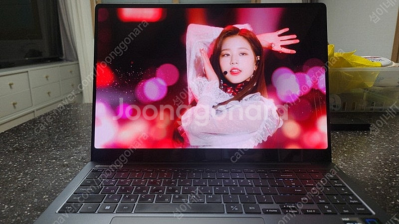 [판매]삼성 고성능 i7 갤럭시북 프로3/초고화질 아몰...--1