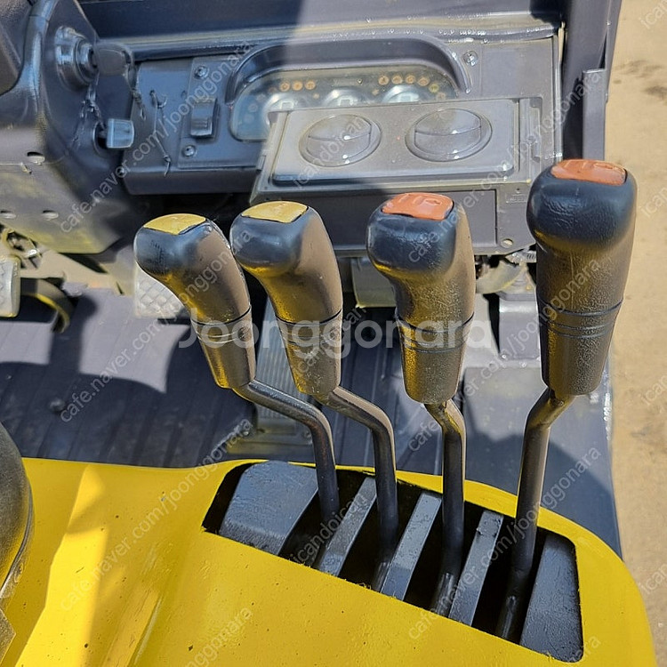 두산 노랭이 3톤 3단마스트 디젤중고지게차--6
