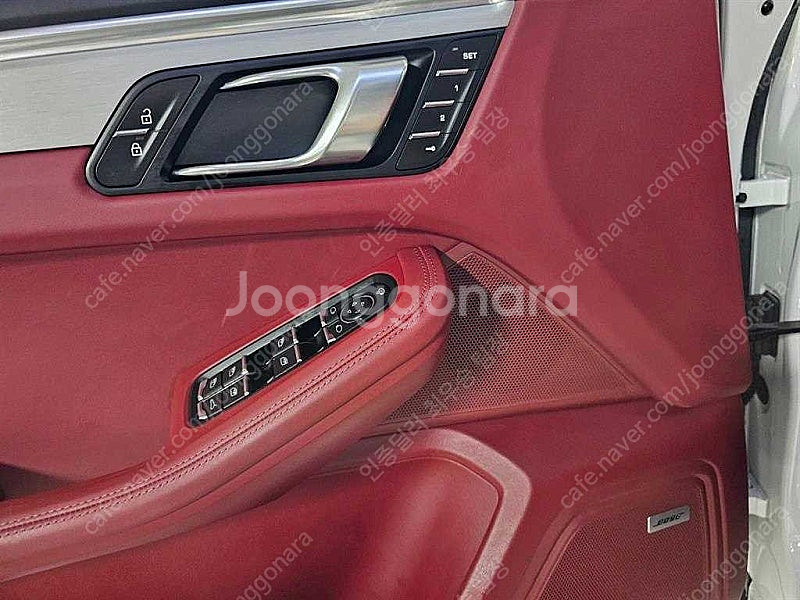 포르쉐 마칸 중고차 할부가능 흰색 2022년식 30,6...--9
