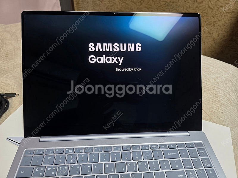 갤럭시북4 엣지 16인치 판매합니다. NT960XMA-...--1
