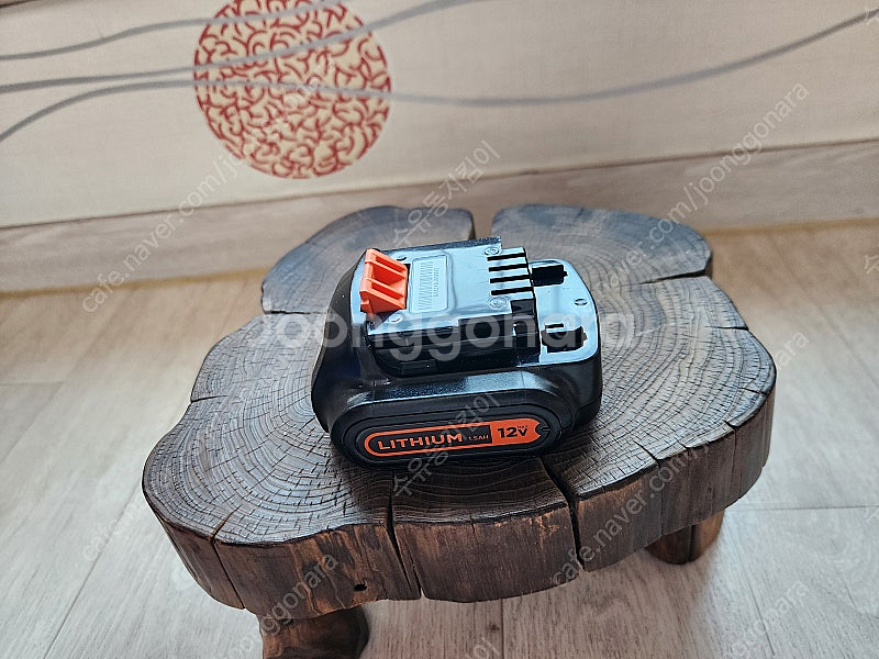 블랙앤데커 12V 1.5Ah 배터리 판매합니다--2