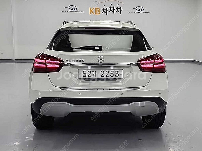 벤츠 인증중고 벤츠 GLA 중고 흰색 2018년식 47,349km GLA220 수원중고차--5