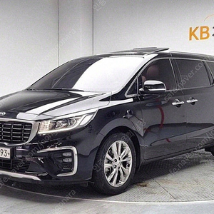 카니발 9인승 중고 더 뉴 카니발 중고차 검정색 2019년식 60,018km 가솔린 9인승 노블레스 스페셜 연비좋은 중고차