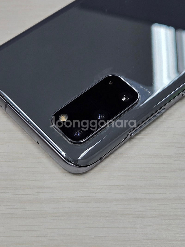 갤럭시 S20 그레이색상 128용량 상태좋은 꿀매물 단말기 14만 판매합니다--5