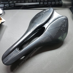 셀레이탈리아 노부스 부스트 안장