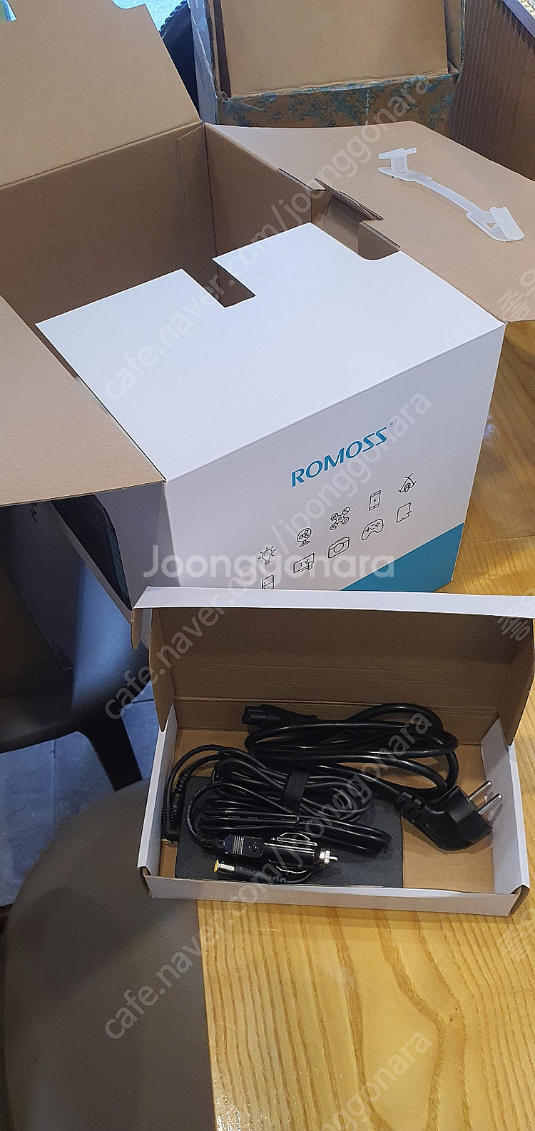 로모스 rs1000 차에서 휴대폰 충전해봣습니다 파워--2