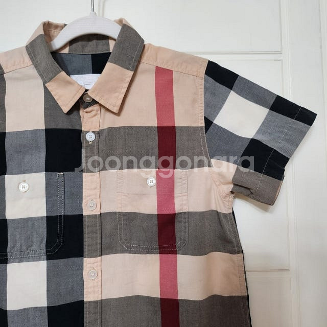 새상품급 .120호 (6y) 버버리칠드런 반팔 셔츠 남...--1