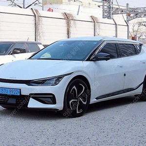EV6 중고 EV6 중고차 흰색 2023년식 롱레인지 AWD GT Line 개인사업자 차량구매