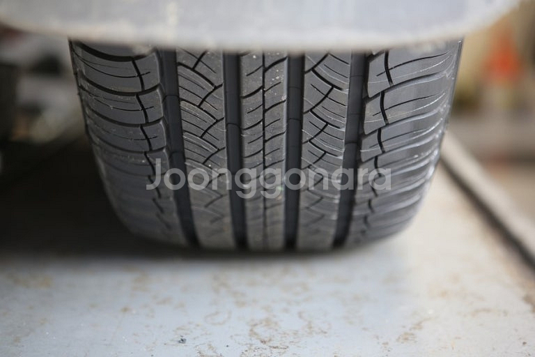 255 60r 18 타이어 삽니다--0