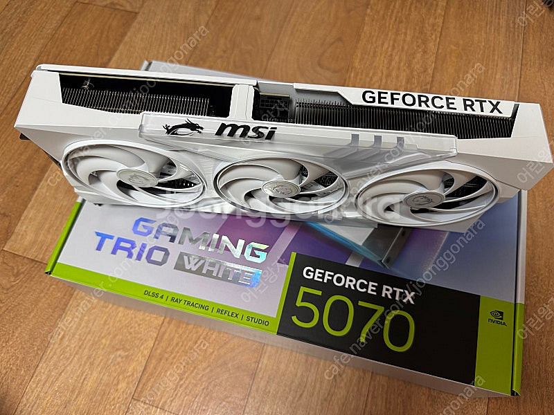 MSI RTX 5070 게이밍 트리오 OC 화이트 D7...--2