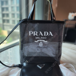 프라다 매쉬 메쉬 토트백 블랙 세퀸 스몰 파우치포함 새상품