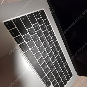 애플 m4 맥북에어 15인치 기본형 실버색상 판매합니다 (상태극상 / 100프로 3싸이클)
