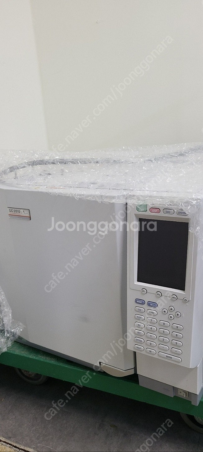 Shimadzu GC-2010 plus + AOC-20...--0