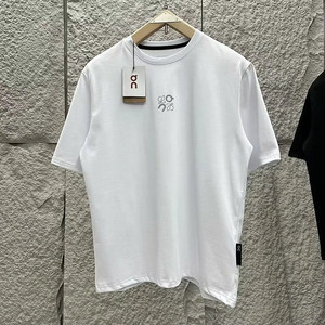 좌쓰 Loewe x On Running Active T-Shirt in Technical Jersey 로에베 x 온 러닝 테크니컬 저지 액티브 티셔츠 블랙, 화이트