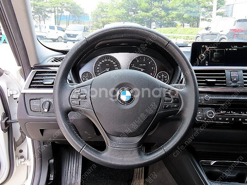 BMW 3시리즈 중고 BMW 320d 중고승용차 3시리...--9