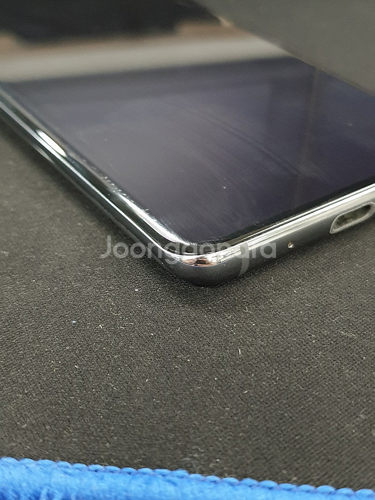 갤럭시 S20 그레이 128기가 20년 4월개통 무잔상 파손폰 9만에판매해요--5