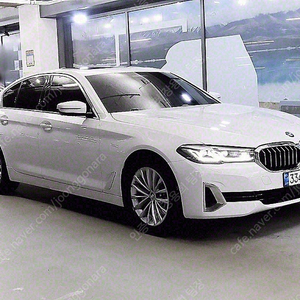 BMW 5시리즈 중고 BMW 중고 5시리즈 중고차 할부 흰색 2022년식 72,339km 530i 럭셔리 실매물중고차