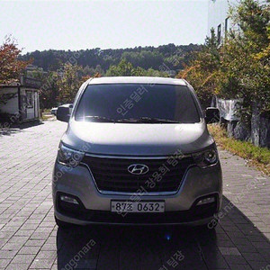 그랜드 스타렉스 3밴 중고 더 뉴 그랜드 스타렉스 3밴 중고차 은색 2020년식 87,220km 2WD 밴 3인승 스마트 중고차구매