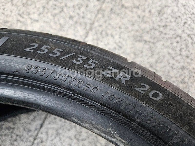 [판매] 미쉐린 파이럿 컵2 255-35-20 중고타이...--4