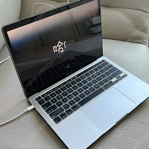 맥북m2 프로 13인치 8기가 256 풀박 팝니다 거의 새것 (직거래만)