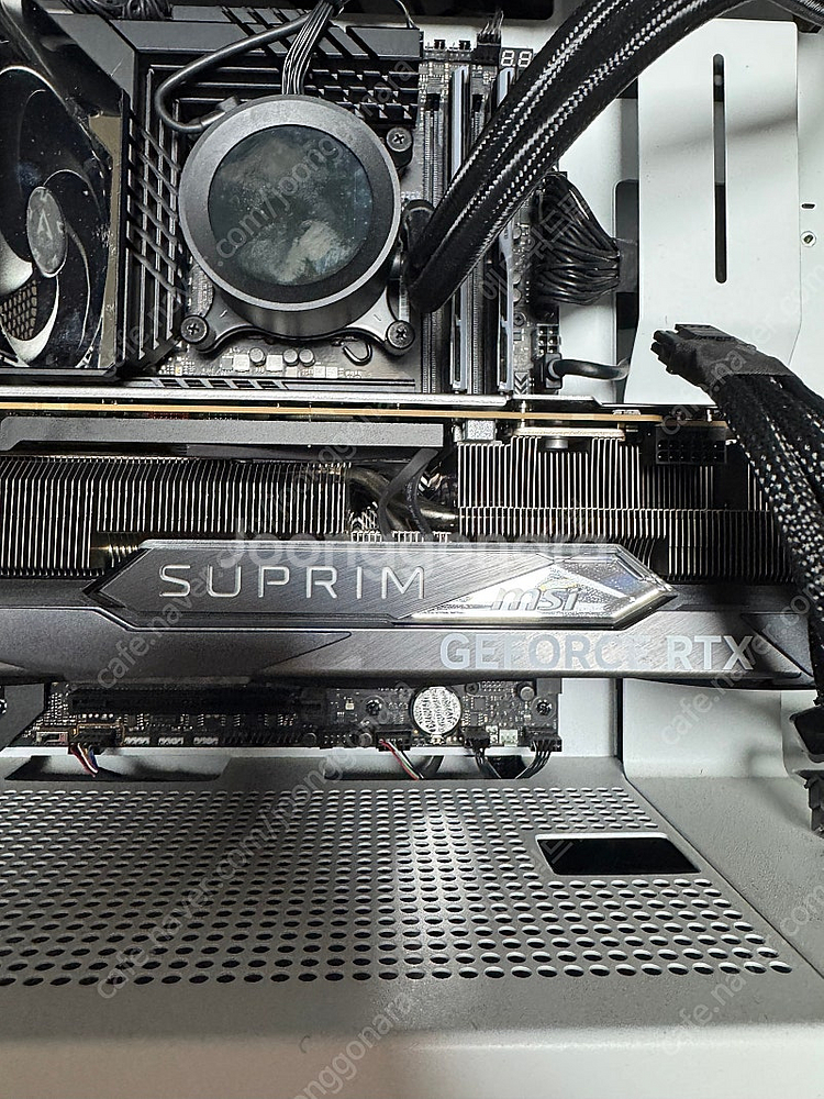 MSI RTX4090 슈프림 그래픽카드 판매합니다.--0