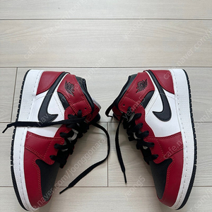 나이키 에어조던1 미드 시카고 블랙토 235