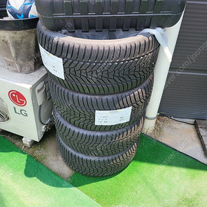 한국타이어 윈터 아이셉터 evo3 255/35R19 판매합니다.