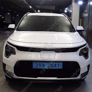 기아 니로 중고 니로 디 올 뉴 니로 중고차 흰색 2023년식 60,270km 에어 중고차구매
