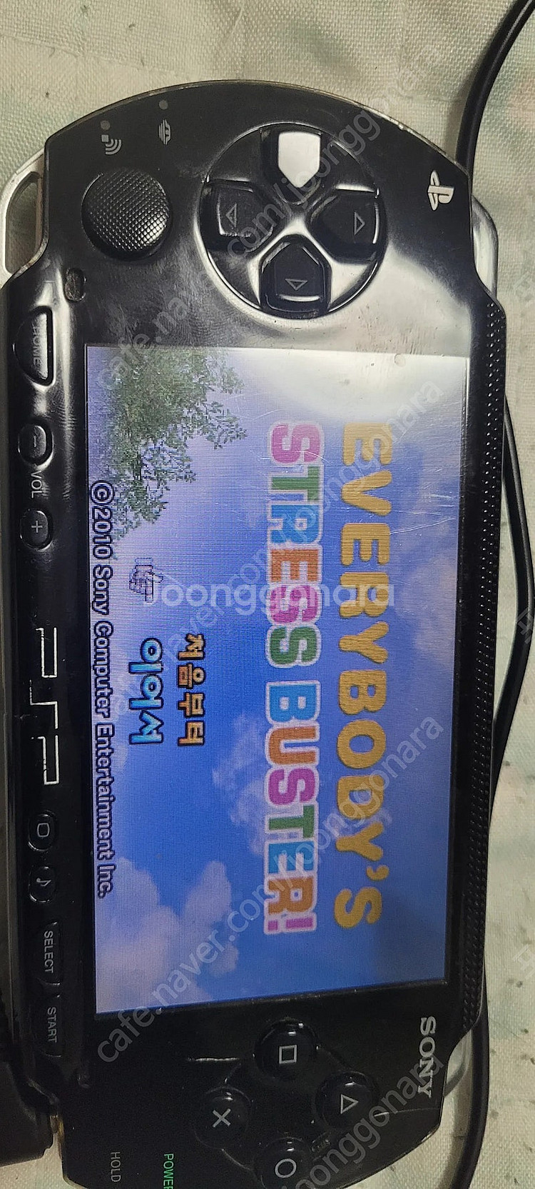 psp 팝니다. 게임 들어있구여. 사진참조 4기가 정품...--7