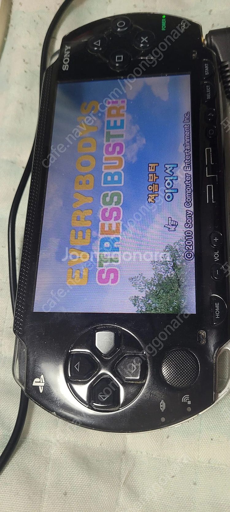 psp 팝니다. 게임 들어있구여. 사진참조 4기가 정품...--8