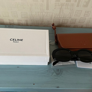 정품 Celine 셀린느 트리오페01 선글라스 CL40194U 01A 블랙 판매합니다