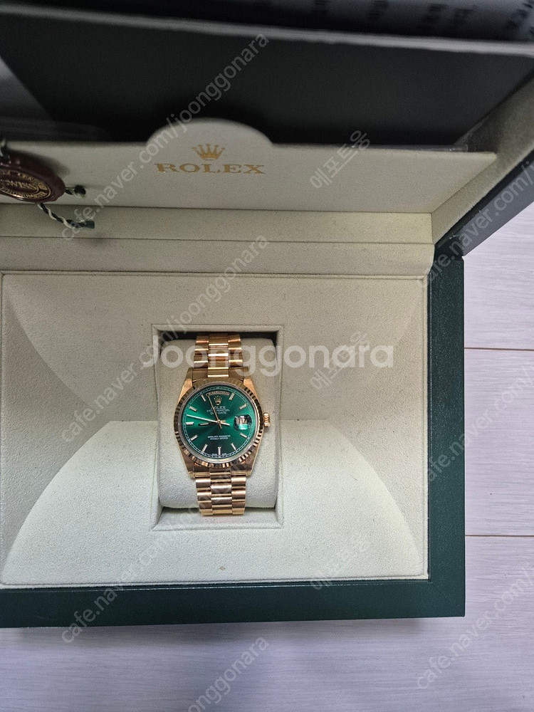 로렉스 데이데이트 18238 금통 36mm 그린판--1
