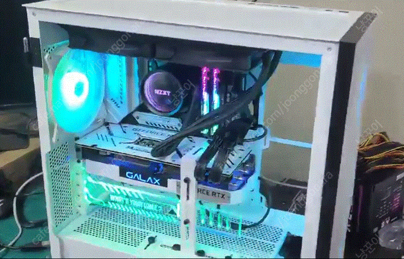 PC 반본체 팝니다. RTX 3070 화이트 / 라이젠 5600 / 지스킬 CL14 8GBx2 / MSI 박격포 와이파이 B550M / 시소닉 GX 750