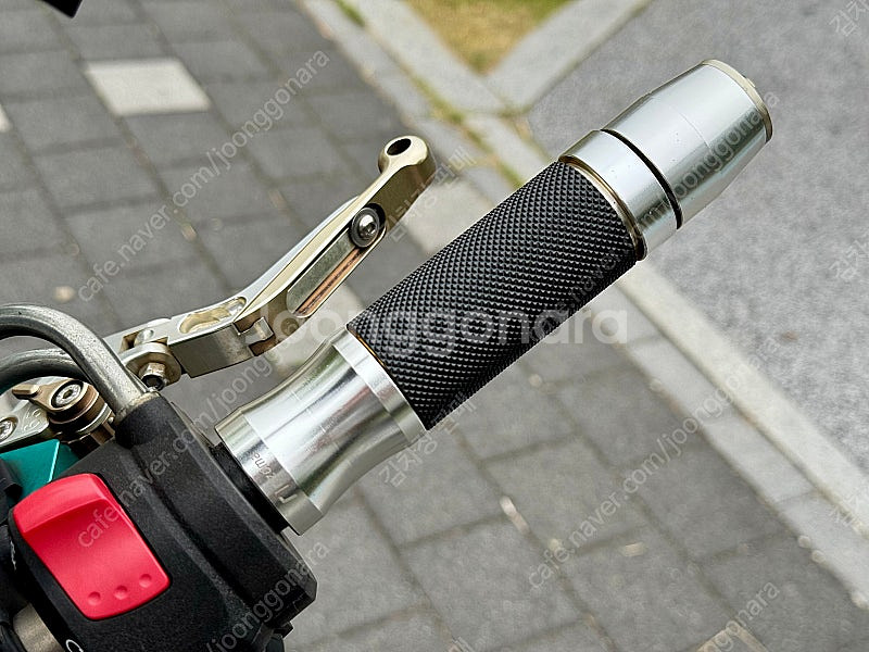 스즈끼 GSR-750 16년식 판매합니다.--2
