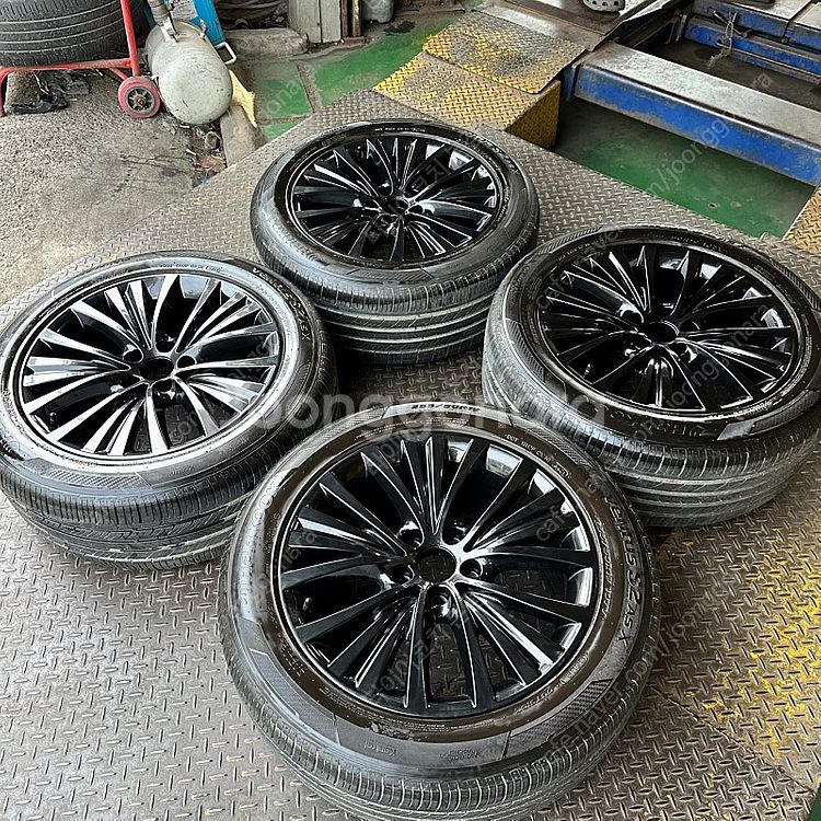 19인치 BMW X5 F15 유광블랙 순정휠타이어 1대...--1