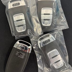 [정품] 아우디 A3 Q3 A4 차량키 호환 실사용 차량 예비키 상태 최상급