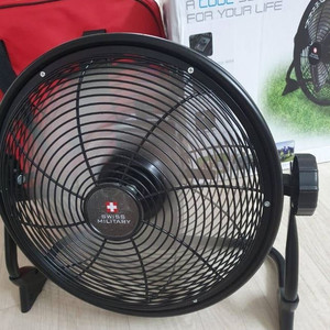 스위스 와일드스톰 무선 선풍기 방수기능 캠핑선풍기 사고 안뜯었어요 미개봉새거에요