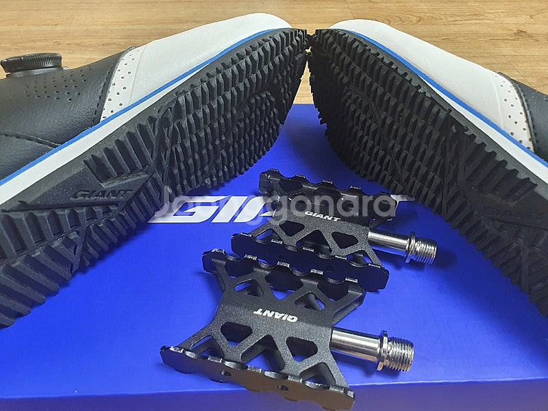 자이언트 프라임 평페달화 울트라 라이트 평페달 자전거용품 카본로드 하이브리드--3